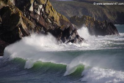 Wave breaking, Kennack Sands