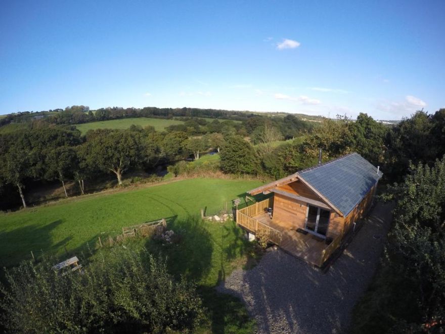 Kingfisher Cabin, Butterwell Farm, Riverside cabin on 40-acre private estate