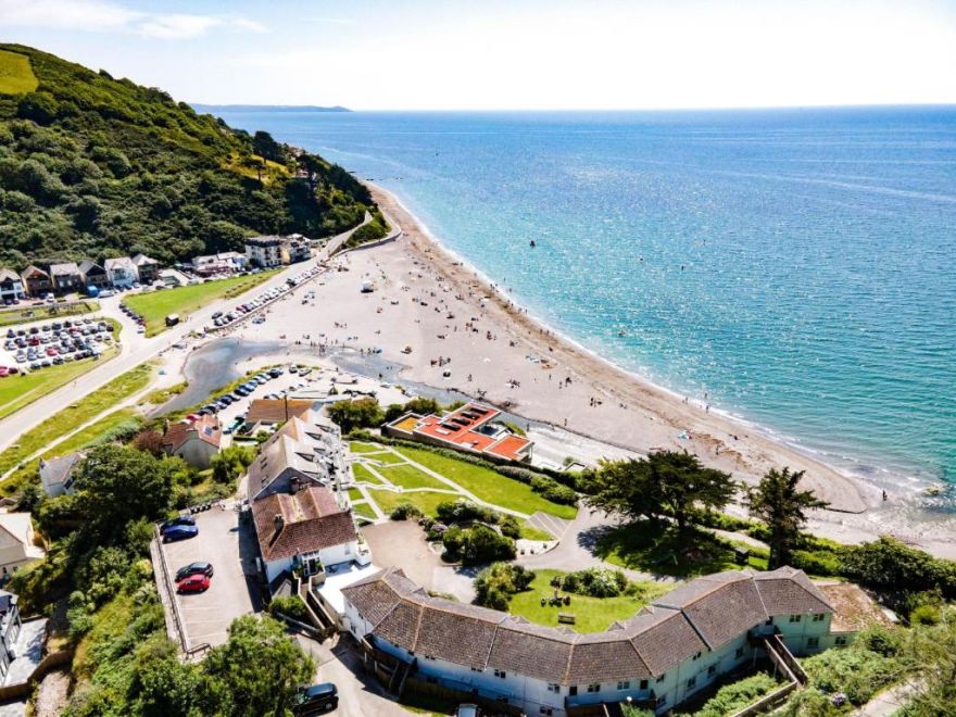 Cornish Apartment with Private Balcony & Stunning Sea Views